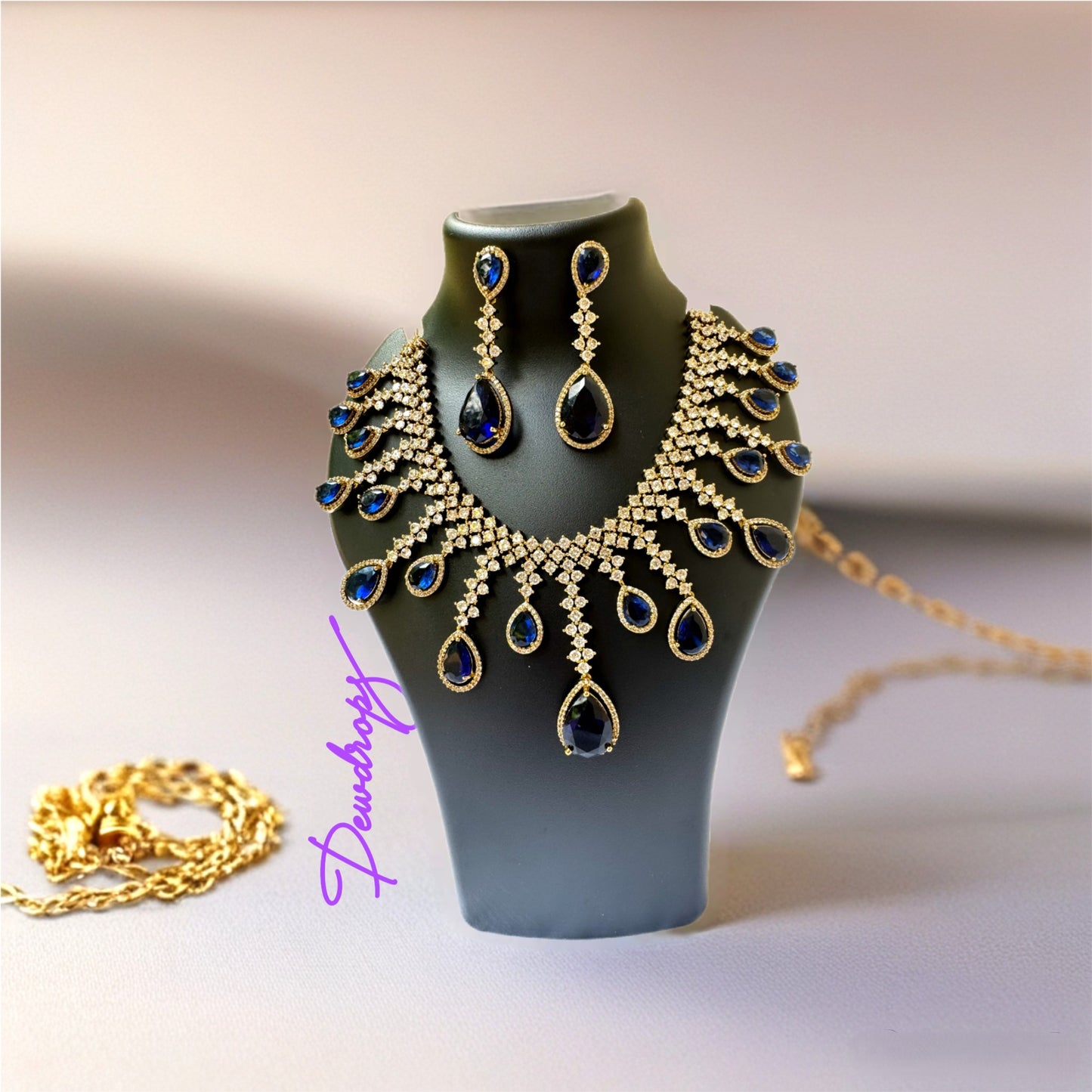 Gold-Plated Teardrop Blue Stone Necklace Set