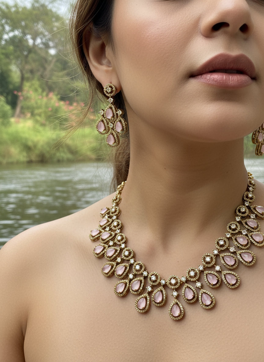 Metal Gold-Plated Jewel Set with Rose Pearl
