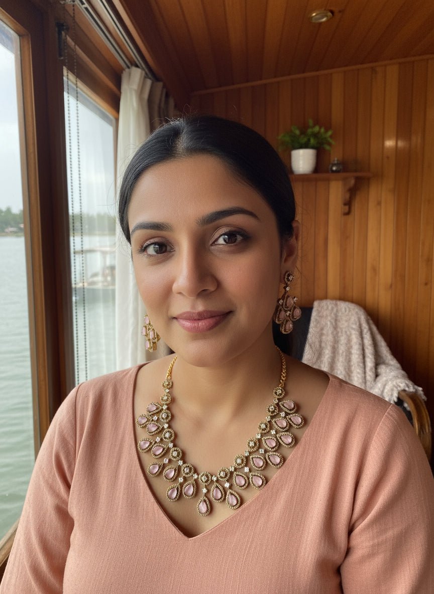 Metal Gold-Plated Jewel Set with Rose Pearl