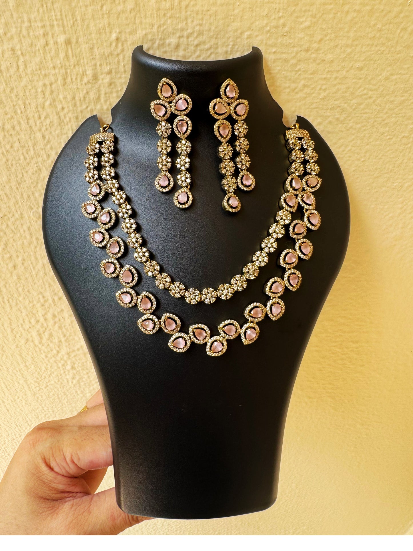 Metal Gold-Plated Jewel Set with Rose Pearl