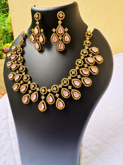 Metal Gold-Plated Jewel Set with Rose Pearl