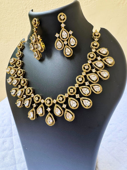 Gold-Plated Teardrop Stone Necklace Set